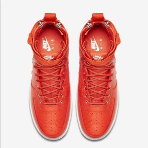 Nike AirForce Mid- Orange